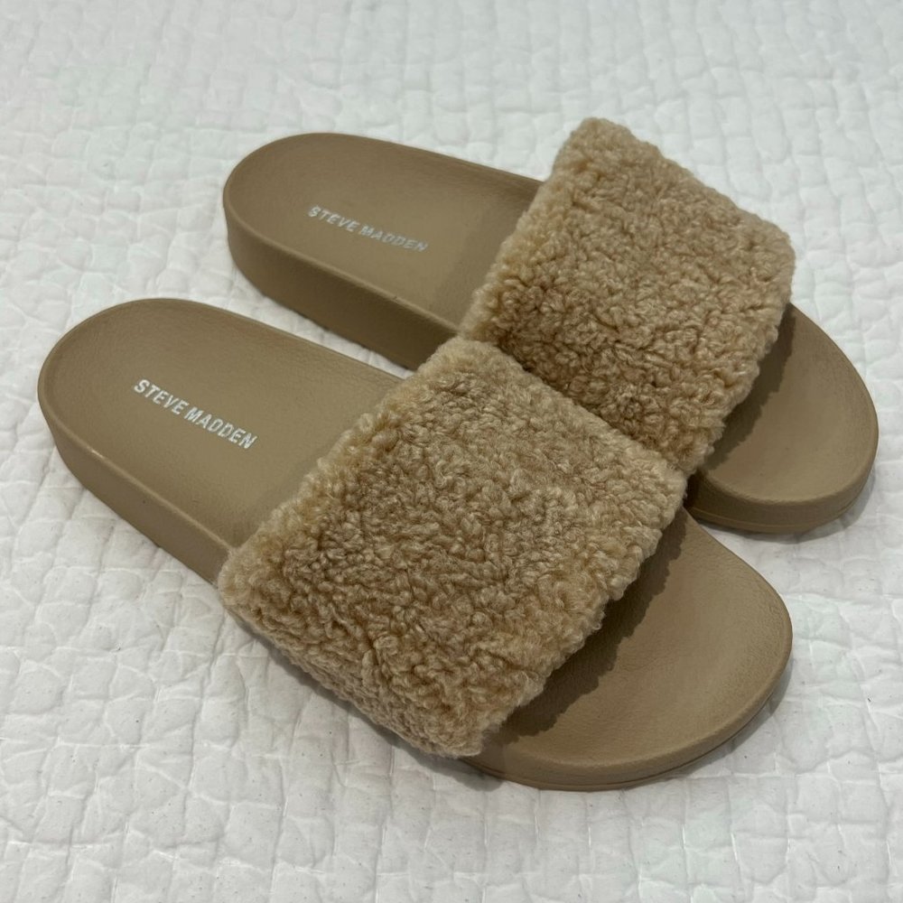 STEVE MADDEN Faux Shearling Tan Slides - Size 8